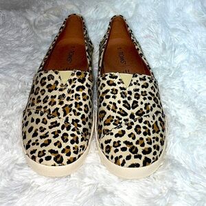 Tom’s Leopard Print Slip on Flats New